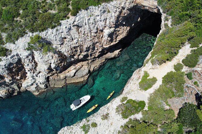Amazing Sunset by private boat - Price and value: $359 for up to 6 isn’t just about the boat