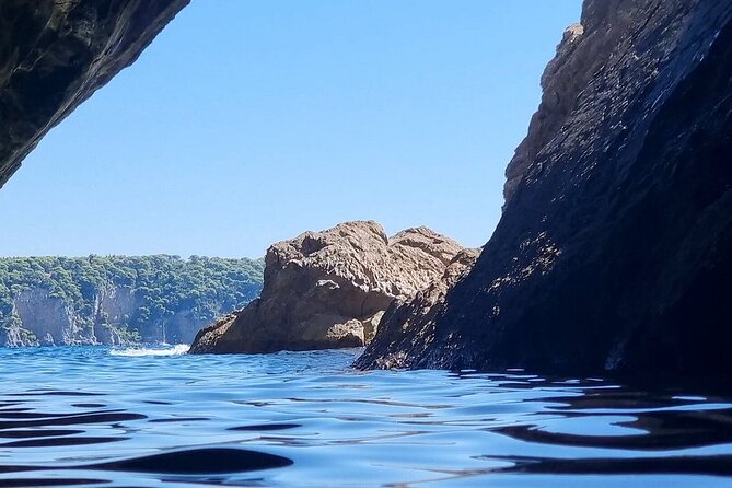Blue and Green Cave Tour from Dubrovnik,private speed boats - Getting to the Water: Dubrovnik Meeting Point and Quick Island Transfer
