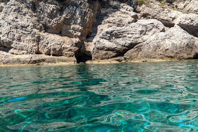 Blue cave tour - 4 caves and sandy beach - What’s included: snorkels and drinks, but no towels or snacks