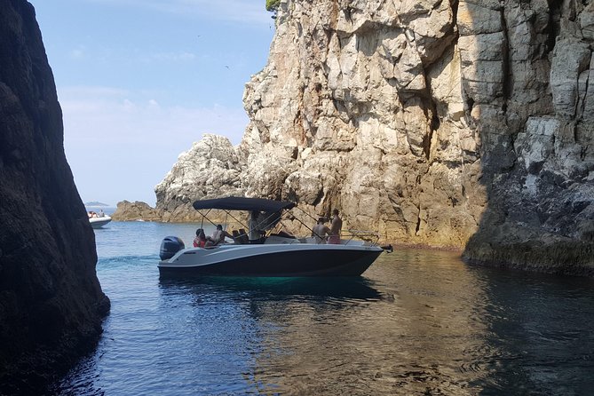 Blue & Green cave,Šunj beach - with drinks small group speedboat - Drinks and comfort on the speedboat: simple upgrades that matter