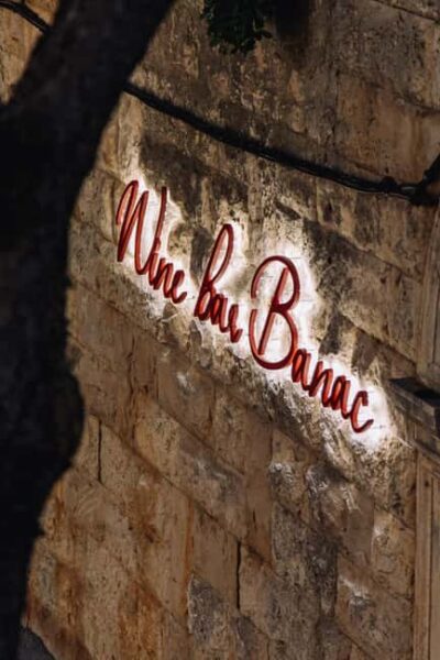 Cavtat: Banac Gallery Entrance & Sparkling Wine - Finding Villa Banac: The Entrance and First Impressions