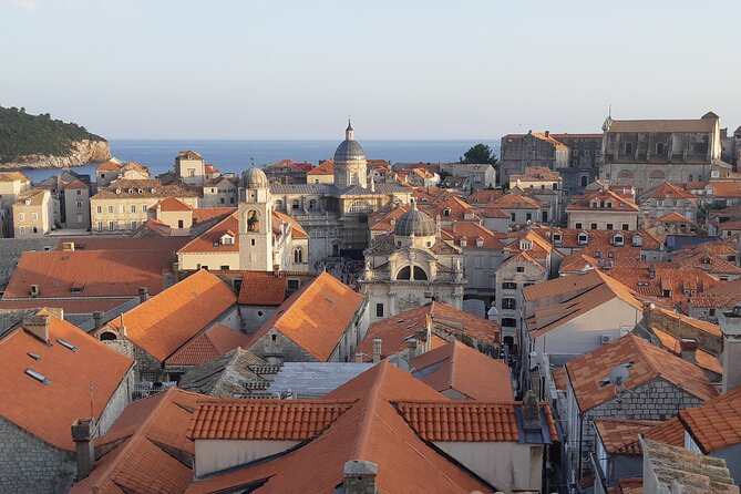 City Walls Legends and Facts Tour - Small group and private experience: how that changes the feel