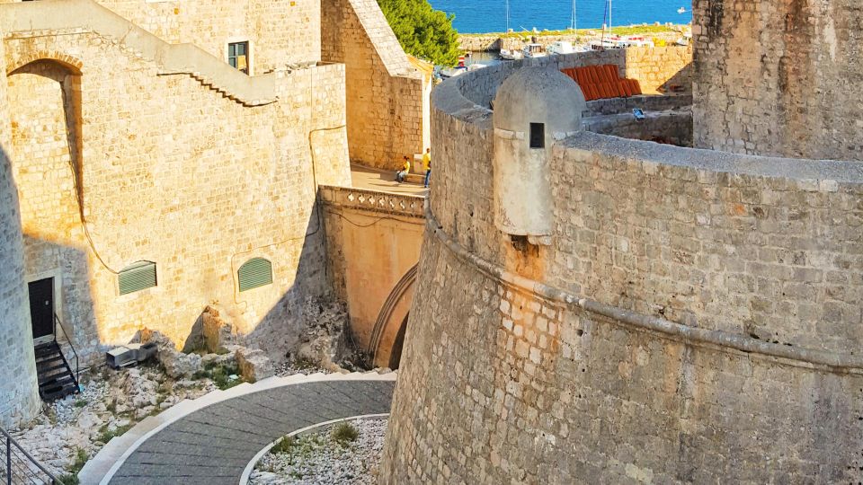 Dubrovnik: 1.5-Hour Guided Old Town Walking Tour - Starting at Amerling Fountain Outside Pile Gate (Find the HORIZON sign)