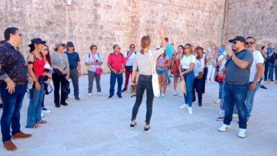 Dubrovnik: 1.5-Hour Guided Old Town Walking Tour - Outside-the-Walls Warm-Up: Fort Lovrijenac and Bokar
