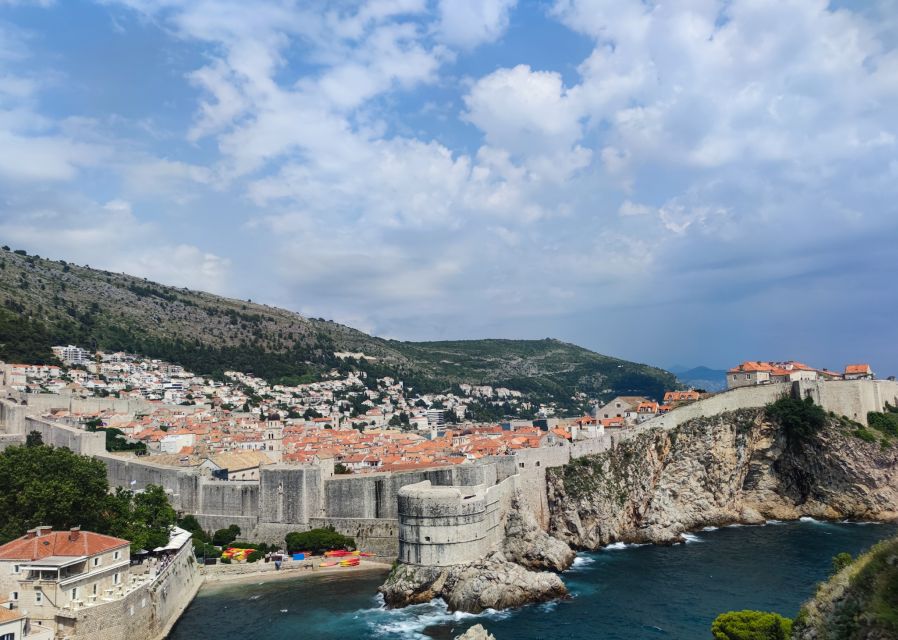 Dubrovnik: 2h Old Town Private Guided Tour - Start Outside Ploče Gate: Your Tour’s Natural Beginning