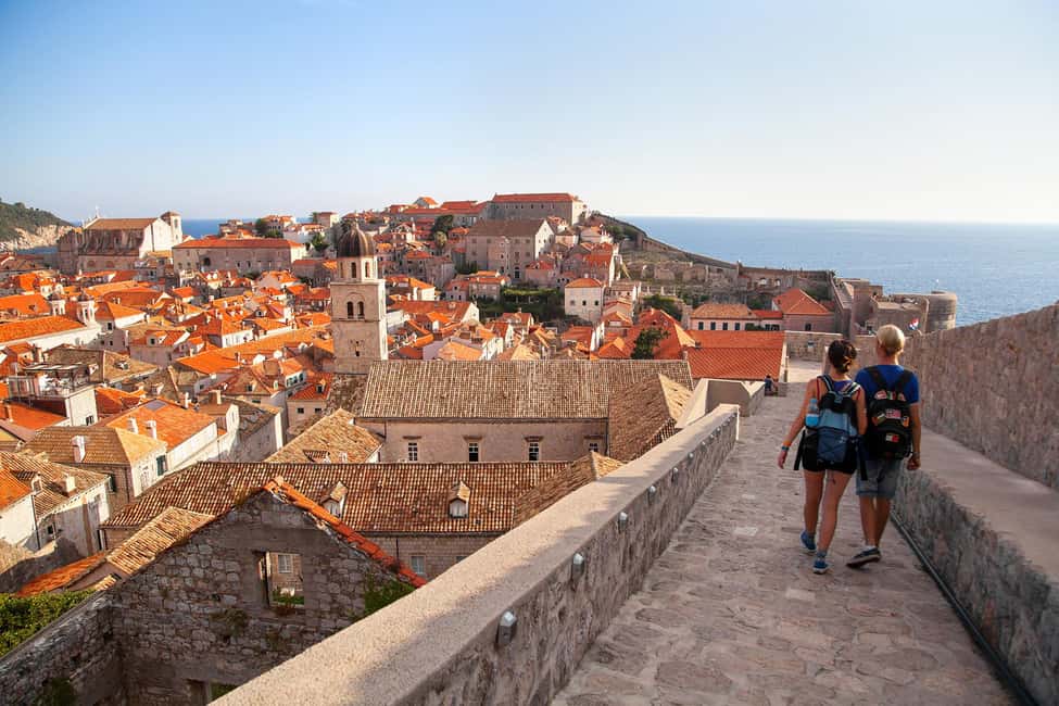 Dubrovnik: City Walls, Old Town Walking Tour & Adriatic View - Franciscan Monastery and the pharmacy: a memorable optional ticket