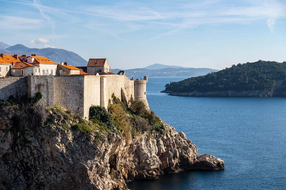 Dubrovnik: City Walls, Old Town Walking Tour & Adriatic View - City Walls (UNESCO): the 80-minute sea-view payoff