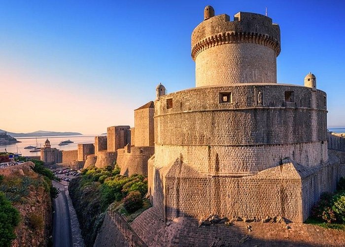 Dubrovnik City Walls Walking Tour (entrance ticket included) - City Walls: Views, Steps, and the Best Order to Do It