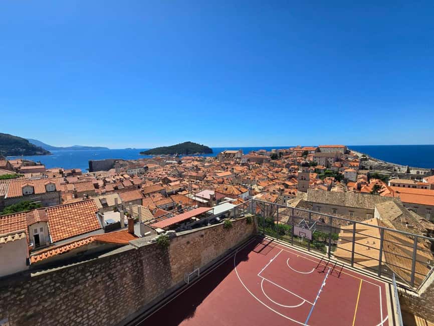 Dubrovnik for Kids: A Playful Family Walking Tour Experience - Finding the tour start at Pile Gate (Nautika Restaurant)