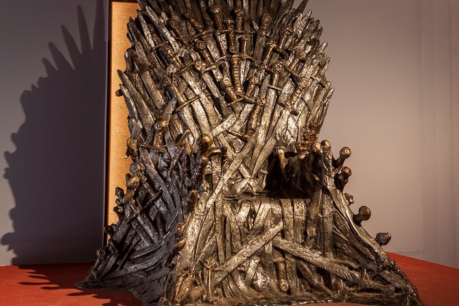 Dubrovnik Game of Thrones Boat Tour - The Iron Throne room photos: how to make this moment count