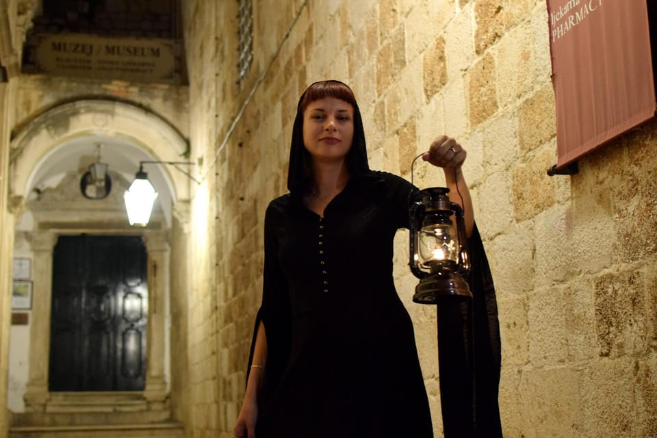 Dubrovnik: Ghosts and Mysteries Walking Tour - Twilight Start at Boninovo Cemetery