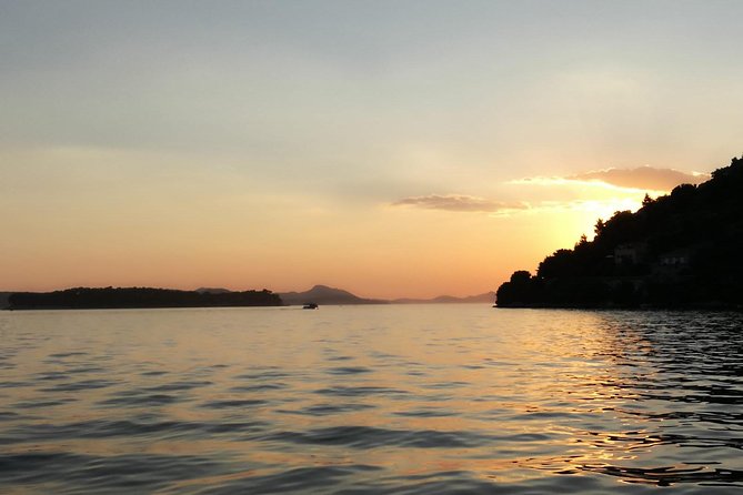 Dubrovnik: Golden Hour Sunset Cruise with Drinks - Comfort Tips for a Chilly Sunset (Yes, You’ll Feel It)