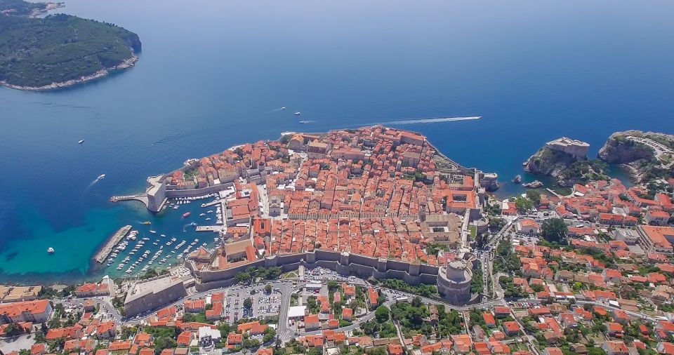 Dubrovnik: Guided Old City Walking Tour - Sponza Palace and the memorial room: the emotional center
