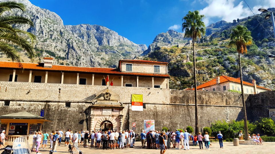 Dubrovnik: Kotor, Perast, Sveti Stefan, and Budva Day Trip - Sveti Stefan viewpoint: quick stop, big payoff for photos