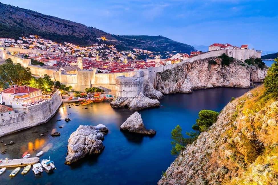 Dubrovnik : Must-See Private Walking Tour With A Guide - Stari Grad routing: palaces, plazas, cloisters, and the stops you’ll actually remember