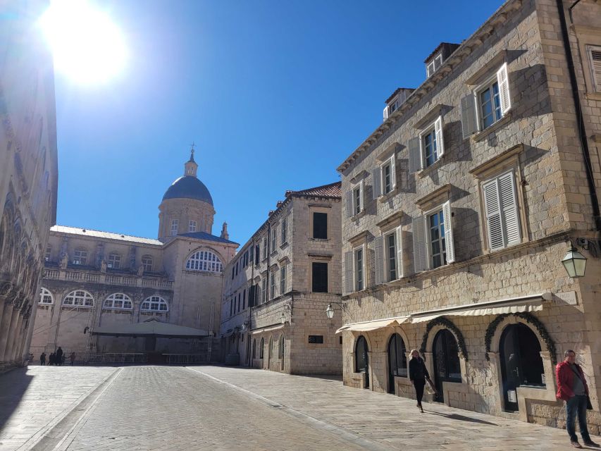 Dubrovnik: Old Town Highlights Tour with Audio Guide - Pile Gate (1537) and the Best Way to Find Your Feet in Old Town