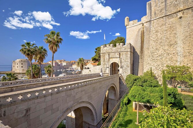 Dubrovnik Old Town Walking Tour with Audioguide - Sponza Palace and Rector’s Palace: governance and public life in stone