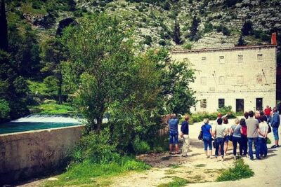 Dubrovnik Panorama Sightseeing with Tour Guide in Minivan - Meeting Your Guide: Finding Horizon Near Pile Gate or the Cruise Port