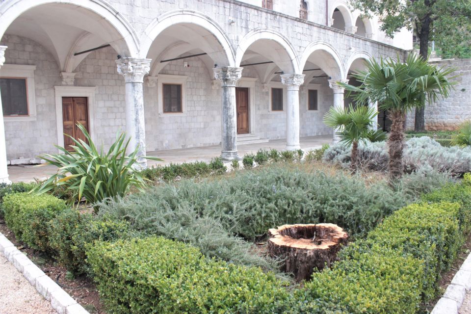 Dubrovnik: Private Cooking Experience with Wine Tasting - Pelješac wine tasting: reds and whites with a coastline in mind