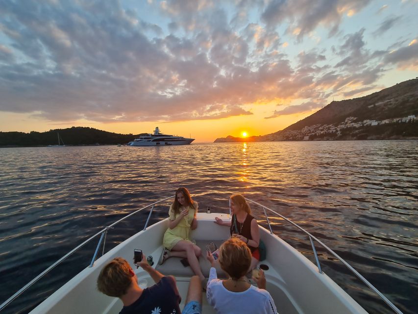 Dubrovnik Private Speedboat Tour to Elaphite Islands - Getting to the boat without stress