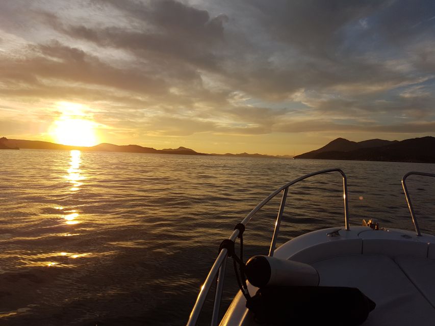 Dubrovnik: Private Sunset on the Sea Cruise with Wine - Meeting in Gruž and choosing your boat (slow comfort or speed)