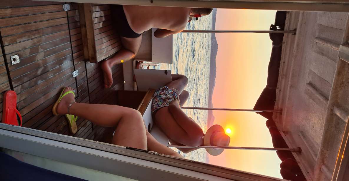 Dubrovnik: Private Sunset on the Sea Cruise with Wine - The mid-sea wine pause: when to swivel for sunset