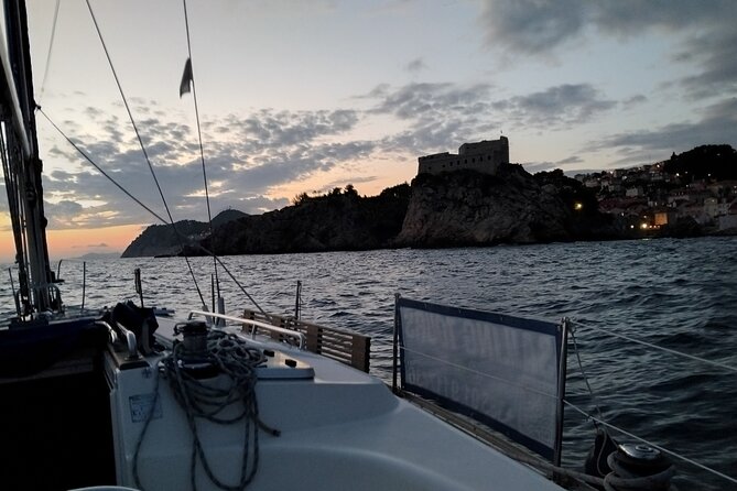 Dubrovnik : Private Sunset Tour around Old Town or Blue Cave - What’s Included Onboard (and What You Bring Yourself)