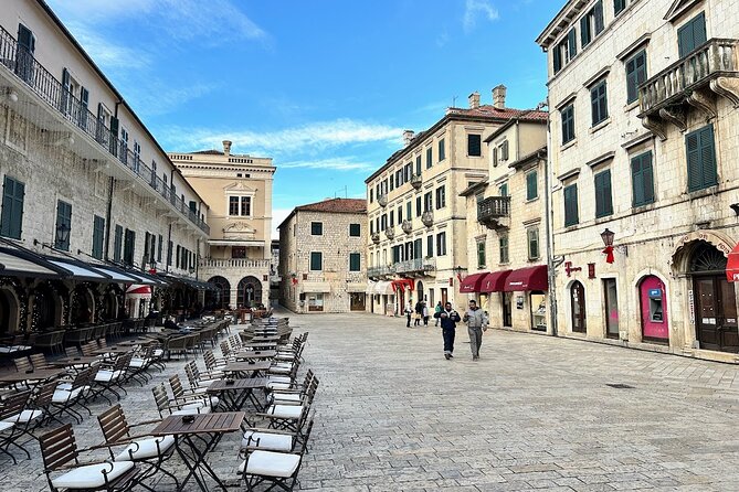 Dubrovnik: Private Tour to Montenegro - Kotor & Perast - Perast’s Car-Free Old Town And That Quiet Kotor Bay Feeling