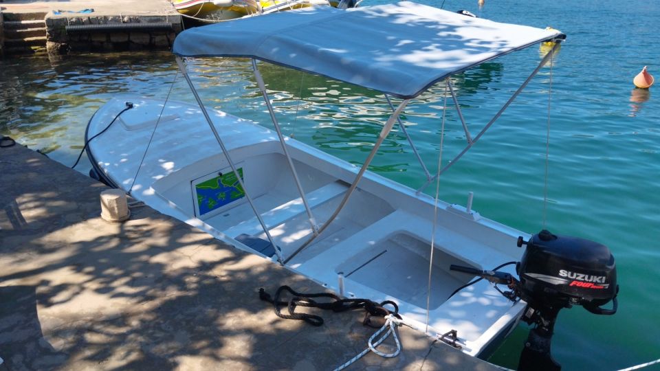 Dubrovnik: Rent a fun and easy to use boat without license - Meeting at House Tereza and Handling Parking Without Headaches