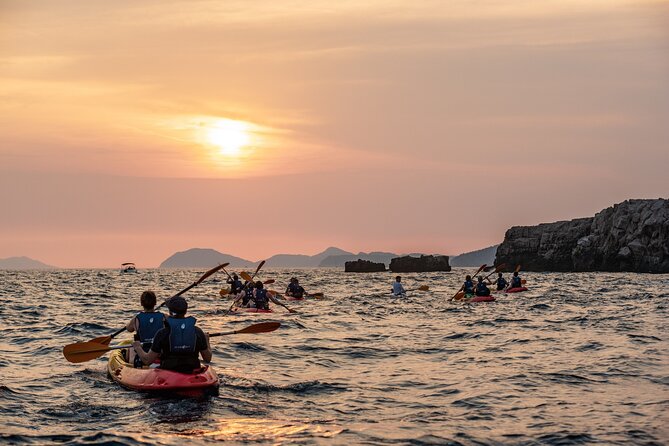 Dubrovnik: Sunset Kayak & Snorkel Tour with Wine & Water - Kolorina Bay briefing: quick setup, then you’re off