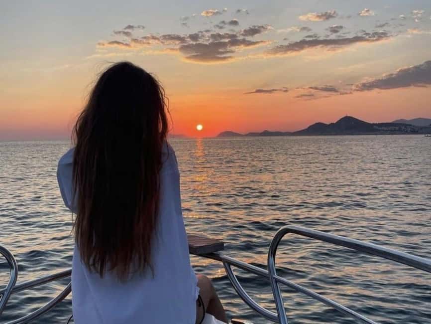 Dubrovnik: Sunset tour - Cruising Dubrovnik’s city walls from water level