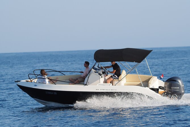 Dubrovnik:Blue cave and sandy beach Sunj with a private speedboat - Blue Cave on Kolocep: how that blue effect works