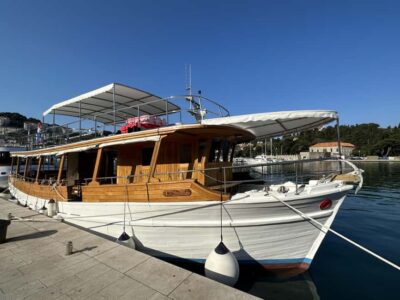 From Dubrovnik: Elaphite Islands Day Trip with Lunch - Getting On Board: Transfers, Meeting Time, and First Impressions