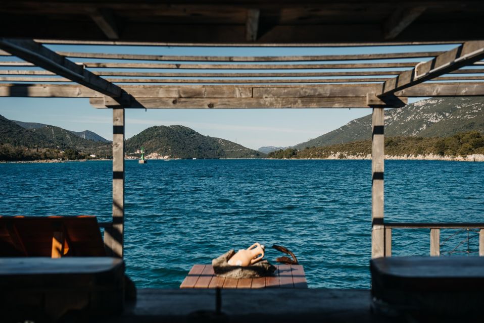 From Dubrovnik: Mali Ston Oyster Paradise Tour with Transfer - On the oyster boat: learning how oysters grow while you taste
