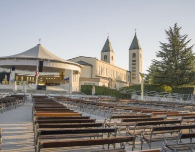 From Dubrovnik: Medjugorje Pilgrimage Site Day Tour - Apparition Hill: A 500-Meter Climb That Puts You in the Moment