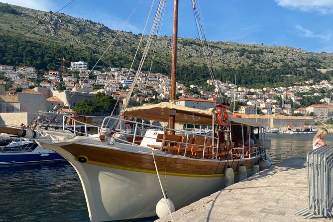 Gastro Cruise | Dinner and Boat ride around Dubrovnik Old Town - What you eat on this gastro cruise (and the fish reality)