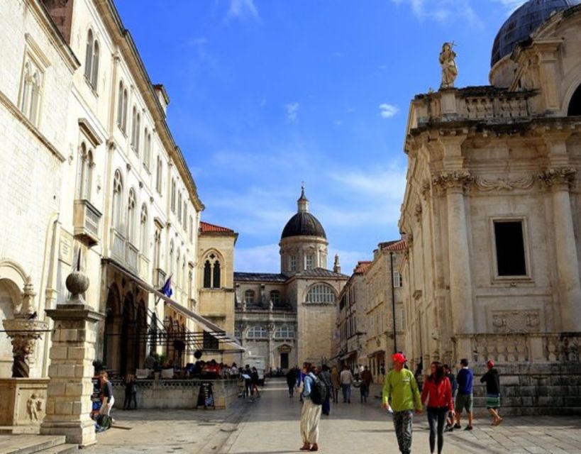 Group tour: Dubrovnik Walking Tour (1h duration, 9:30am, 6pm - Getting Oriented at Pile Square by the Amerling Fountain