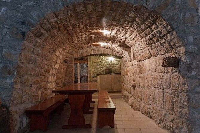 Konavle wine tasting tour from Dubrovnik with 2 vinery's - What You’ll Taste: Native Grapes, Liqueurs, and Comparisons That Make Sense