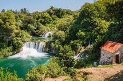 Krka National Park - Private Excursion from Dubrovnik with Mercedes Vehicle - On the road to Krka: scenery stops and cross-border timing