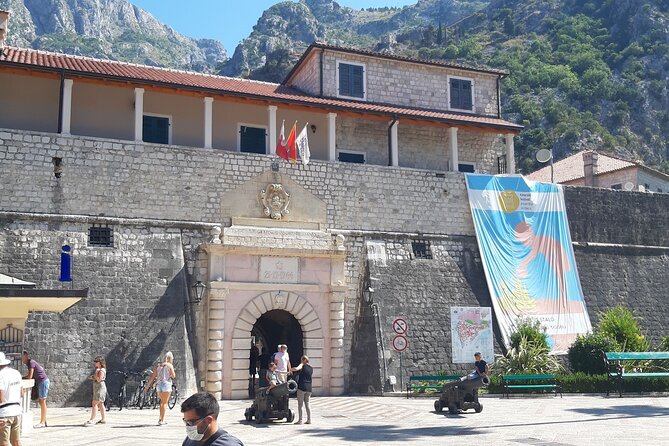Laizy Wednesdays Tour to Montenegro - How this Montenegro day trip is structured