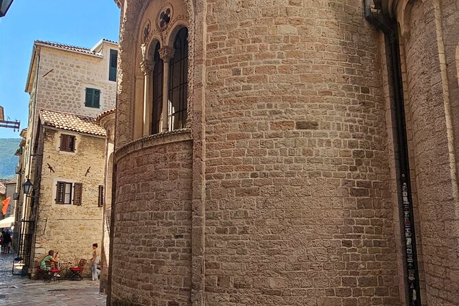 Luxury Day tour to Montenegro - Hotel pickup and border-crossing efficiency with Hrjove