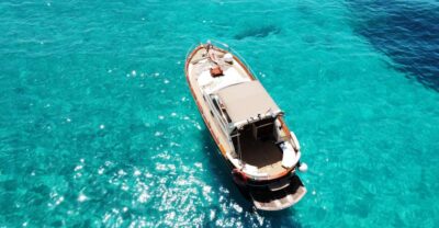 Luxury Private Boat Tour to Elaphiti Islands (4 hours) - The boat and crew: modern comfort with old-school charm