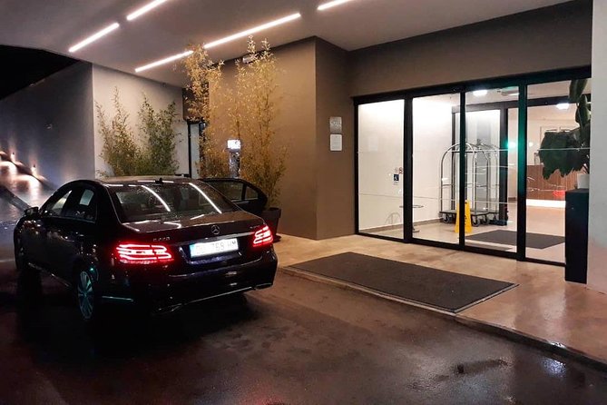 Luxury private transfer: Dubrovnik to Dubrovnik airport - How pickup works: your address, Old Town rules, and cruise port limits
