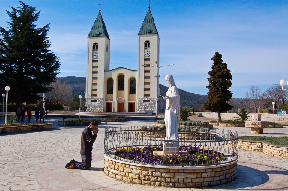 Međugorje and Apparation Hill Private Tour From Dubrovnik - The walk and the viewpoint: how to make your time on the hill worthwhile