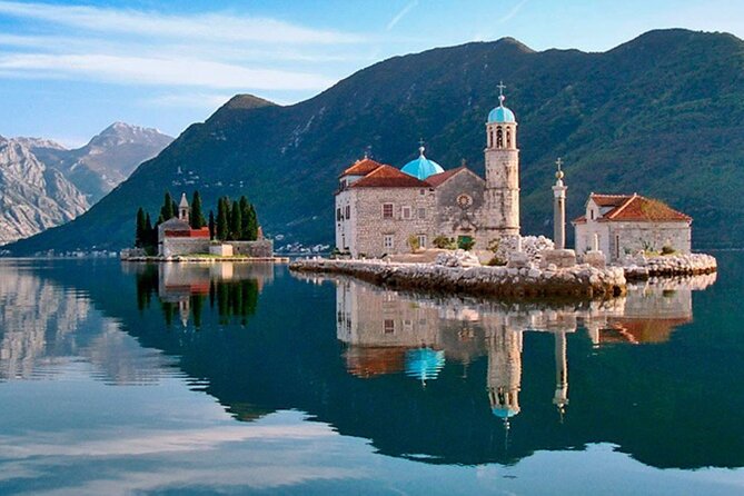 Montenegro including boat Cruise in Kotor bay - The long morning reality: border time and how to handle it