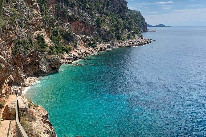 Picnic on Croatian Secret Beach - On the water: swimming, sunbathing, and what’s intentionally missing
