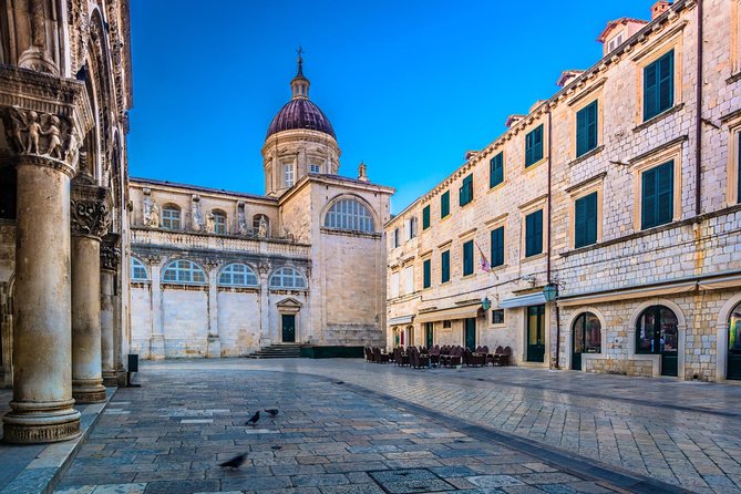 Private Tour: Panoramic Dubrovnik Tour Including Old Town Walking Tour - Arriving through Pile Gate and seeing the walls first