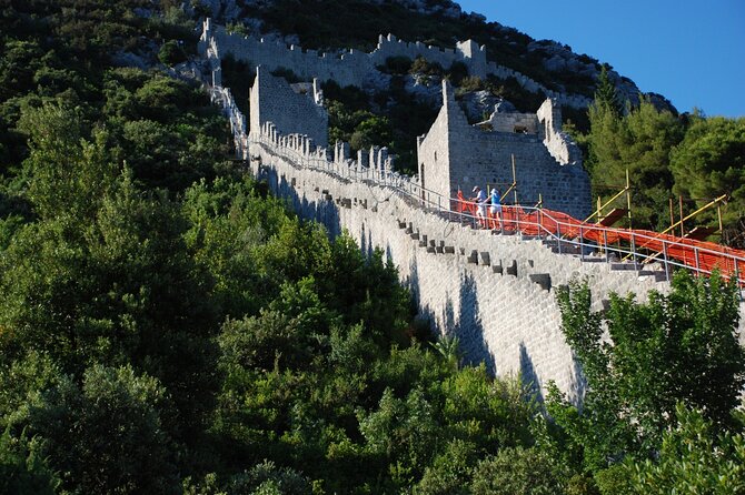 Private Tour: Ston and Peljesac Peninsula Day Trip with Wine Tasting - Lunch in Mali Ston: Where the Day Feels Like a Reward