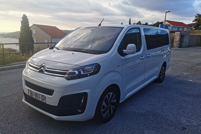 Private Transfer by 8 seats van from and to Dubrovnik Airport - The Ride Experience: WiFi and Alcohol Onboard