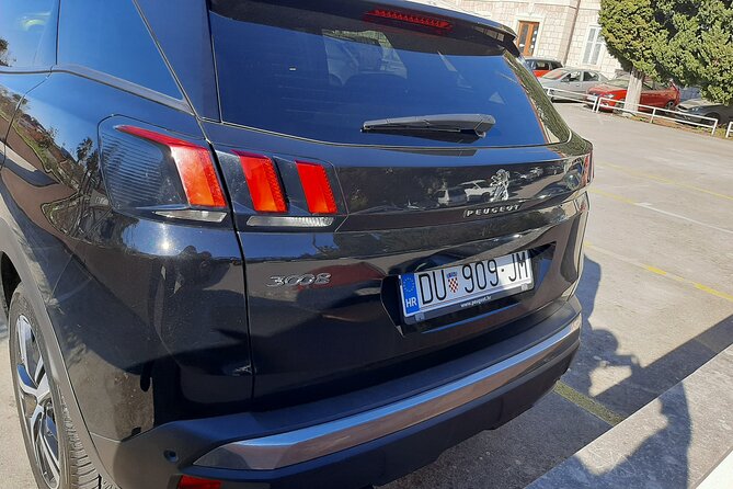 Private Transfer Service in Dubrovnik - Finding Your Driver Fast: The Name-Sign Pickup System